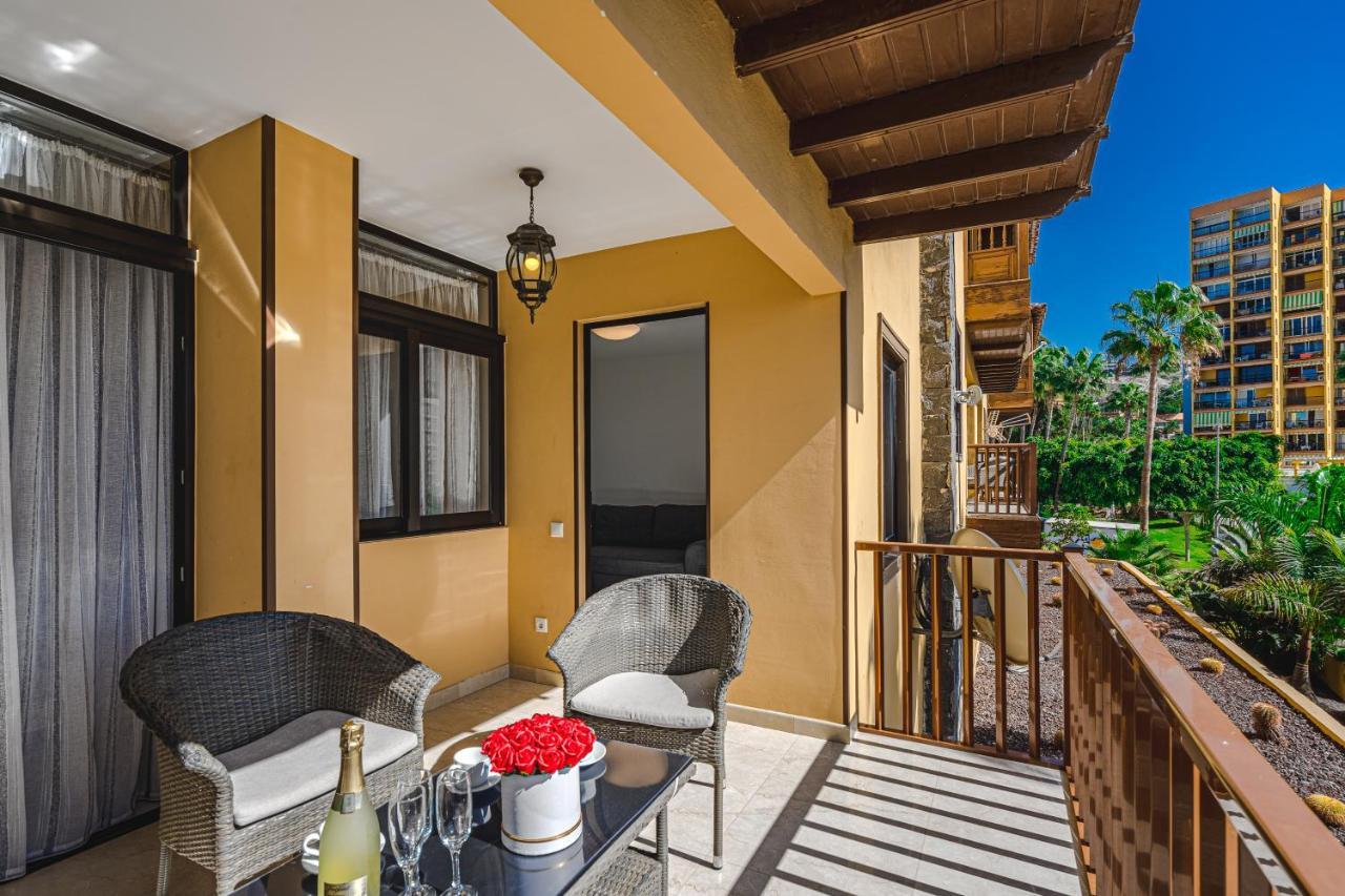 Amazing 3 Bedroom Apartment On The First Line Of The Best Las Americas Beach, Air Conditioner And Terrace Ocean View Playa de las Américas Kültér fotó