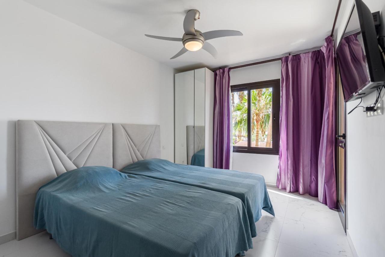 Amazing 3 Bedroom Apartment On The First Line Of The Best Las Americas Beach, Air Conditioner And Terrace Ocean View Playa de las Américas Kültér fotó